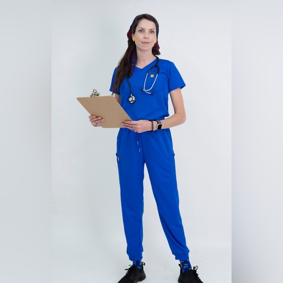 EXTRA SMALL Size Drifit Top and Jogger Scrub Set - Picture 6 of 13